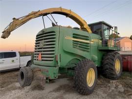 2005 JOHN DEERE 7300