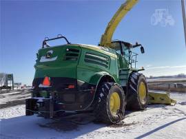 2022 JOHN DEERE 8300