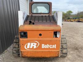 2001 BOBCAT 864