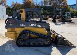 2018 DEERE 323E