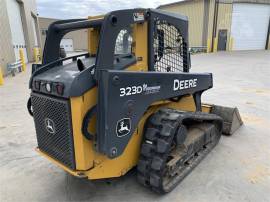 2011 DEERE 323D