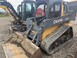 2015 DEERE 323E