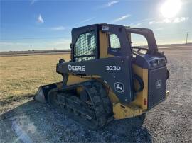 2011 DEERE 323D