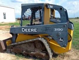 2011 DEERE 319D