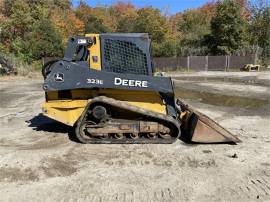 2015 DEERE 323E