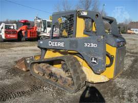 2010 DEERE 323D