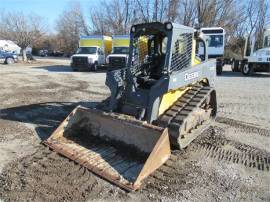 2010 DEERE 323D