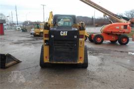 2017 CATERPILLAR 239D