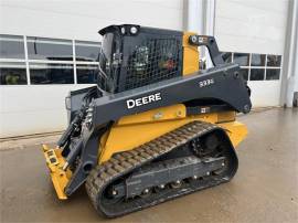 2021 DEERE 333G