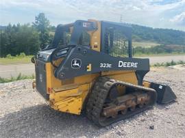 2017 DEERE 323E