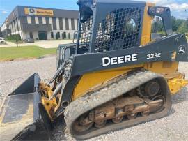 2017 DEERE 323E