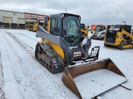 2017 DEERE 323E