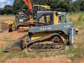 2010 DEERE 323D