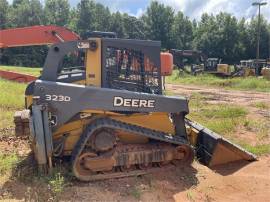 2010 DEERE 323D