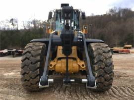 2019 DEERE 824K