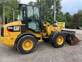 2015 CATERPILLAR 908M