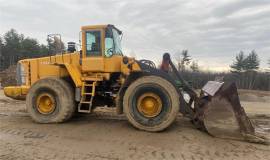 2004 VOLVO L220E