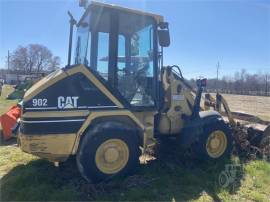 1999 CATERPILLAR 902