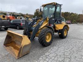 2016 DEERE 324K