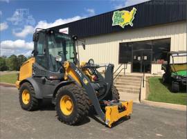 2023 DEERE 244L