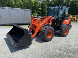 2022 KUBOTA R640