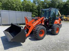 2022 KUBOTA R640