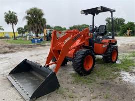 KUBOTA R520S