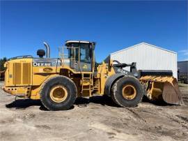 2011 DEERE 824K