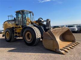 2018 DEERE 744KII