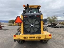 2021 DEERE 624P