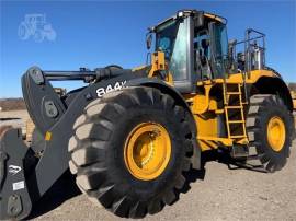 2019 DEERE 844KIII