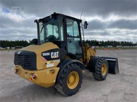 2016 CATERPILLAR 908M