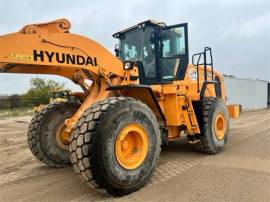 2017 HYUNDAI HL980