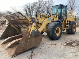 2004 DEERE 824J