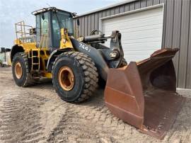 2008 DEERE 744J