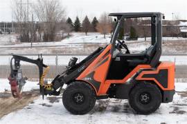 2019 CAST LOADERS 33TLX