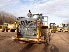 2014 DEERE 744K