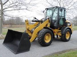 2015 CATERPILLAR 908M