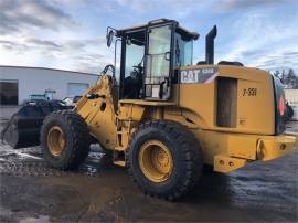 2011 CATERPILLAR 930H