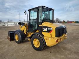 2017 CATERPILLAR 907M