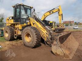 2011 CATERPILLAR 930H