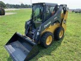 2023 DEERE 318G