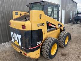 2003 CATERPILLAR 236