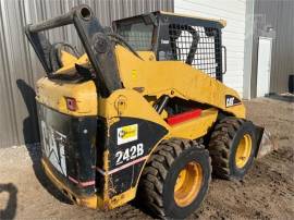 2005 CATERPILLAR 242B