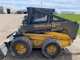 2000 NEW HOLLAND LS180