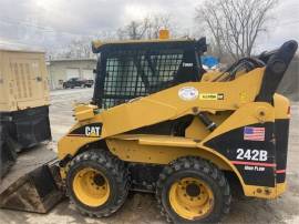 2006 CATERPILLAR 242B