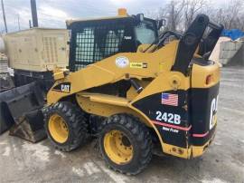 2006 CATERPILLAR 242B