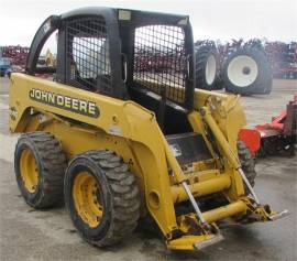 1999 DEERE 240