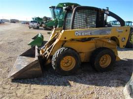 2004 DEERE 325