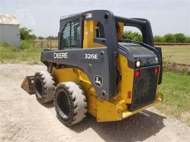 2015 DEERE 326E